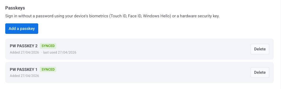 Pushwoosh Account settings showing a newly added synced passkey with a Delete button.