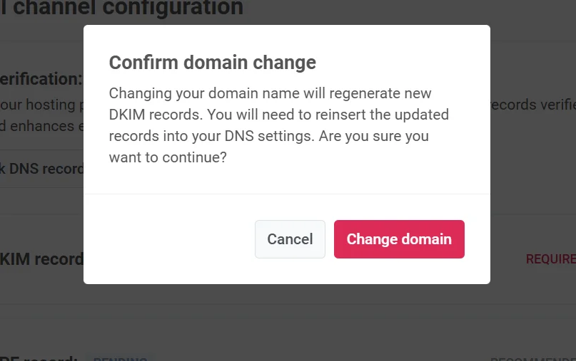डोमेन चयन इंटरफ़ेस जो प्रेषक डोमेन बदलने के लिए अलग डोमेन चुनें बटन दिखा रहा है।