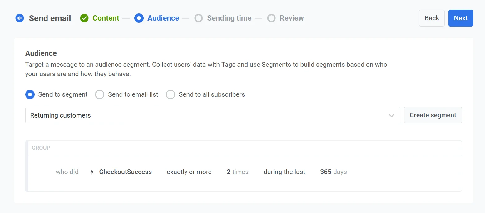 Selección de audiencia con la opción Enviar a segmento y el segmento Clientes recurrentes seleccionado