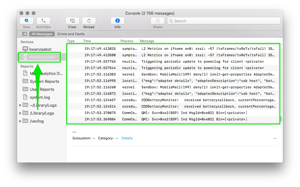 Application Console de macOS montrant un appareil iOS connecté sélectionné dans la barre latérale gauche avec les logs de l'appareil affichés