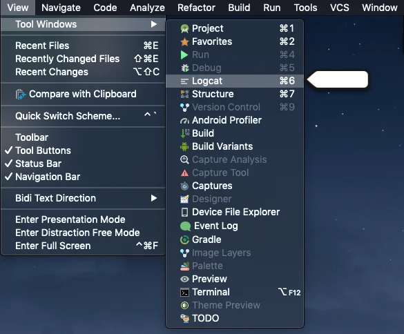Interface d'Android Studio montrant la fenêtre de l'outil Logcat accessible depuis le menu Affichage