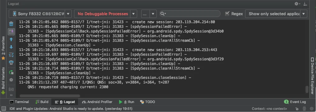 Fenêtre Logcat d'Android Studio affichant les logs de l'appareil avec la requête API registerDevice visible