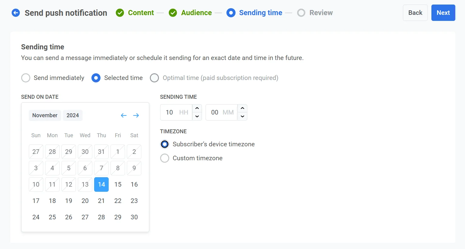 Bildschirm zur Planung von Push-Benachrichtigungen mit Optionen zur Auswahl von Datum, Uhrzeit und Zeitzone